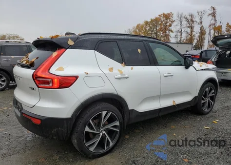 2022 Volvo Xc40 T5 R-Design z USA, uszkodzony, nr VIN YV4162UM4N2700415